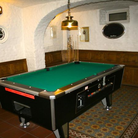 Hotel Am Schloss Borbeck Эссен Экстерьер фото